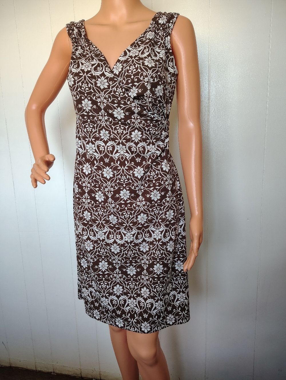 LOFT Petite Brown and White Floral Dress Size 4P.